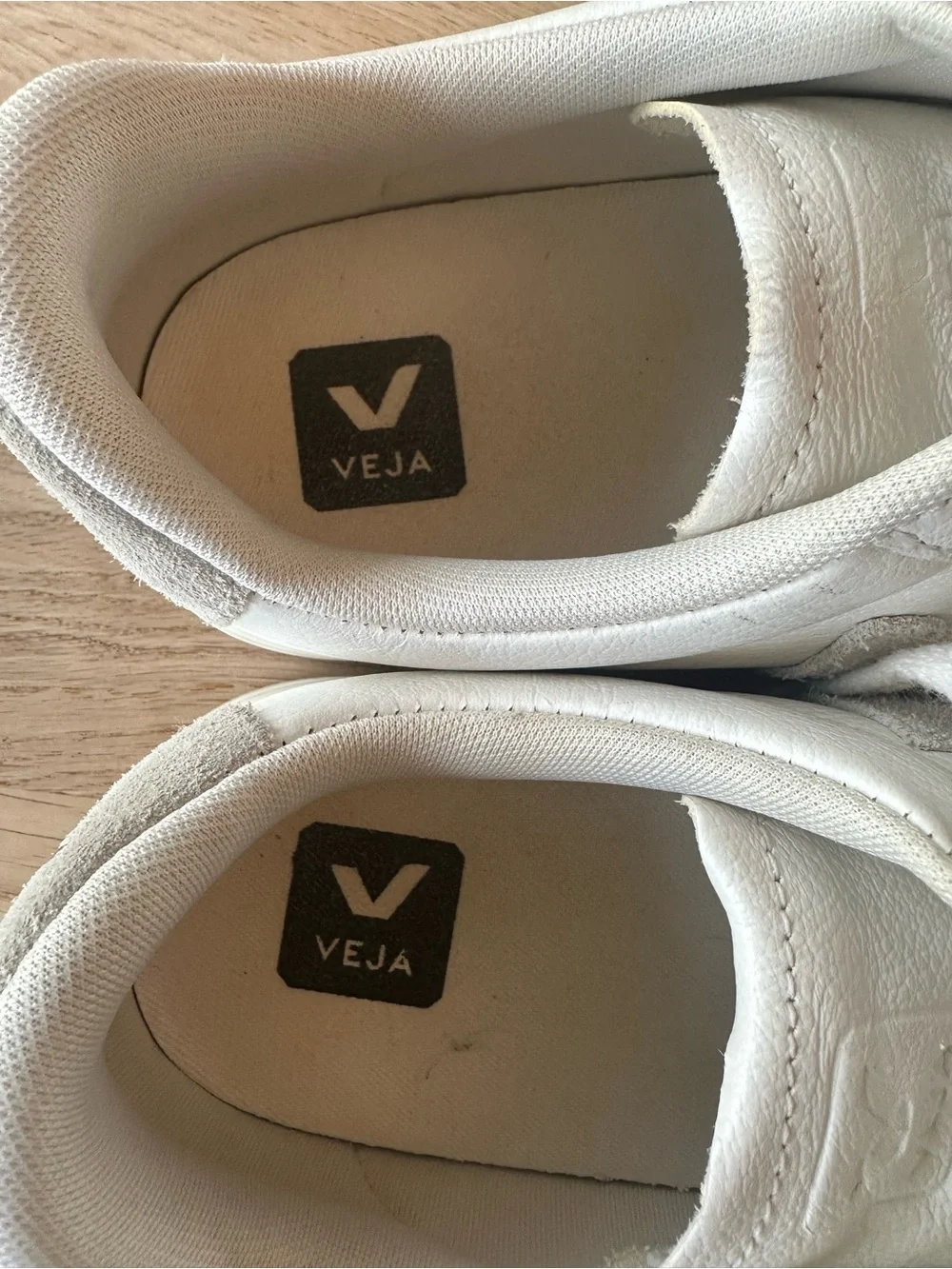 Veja Campo Campo Sneakers in White Leather and Light Gray Suede